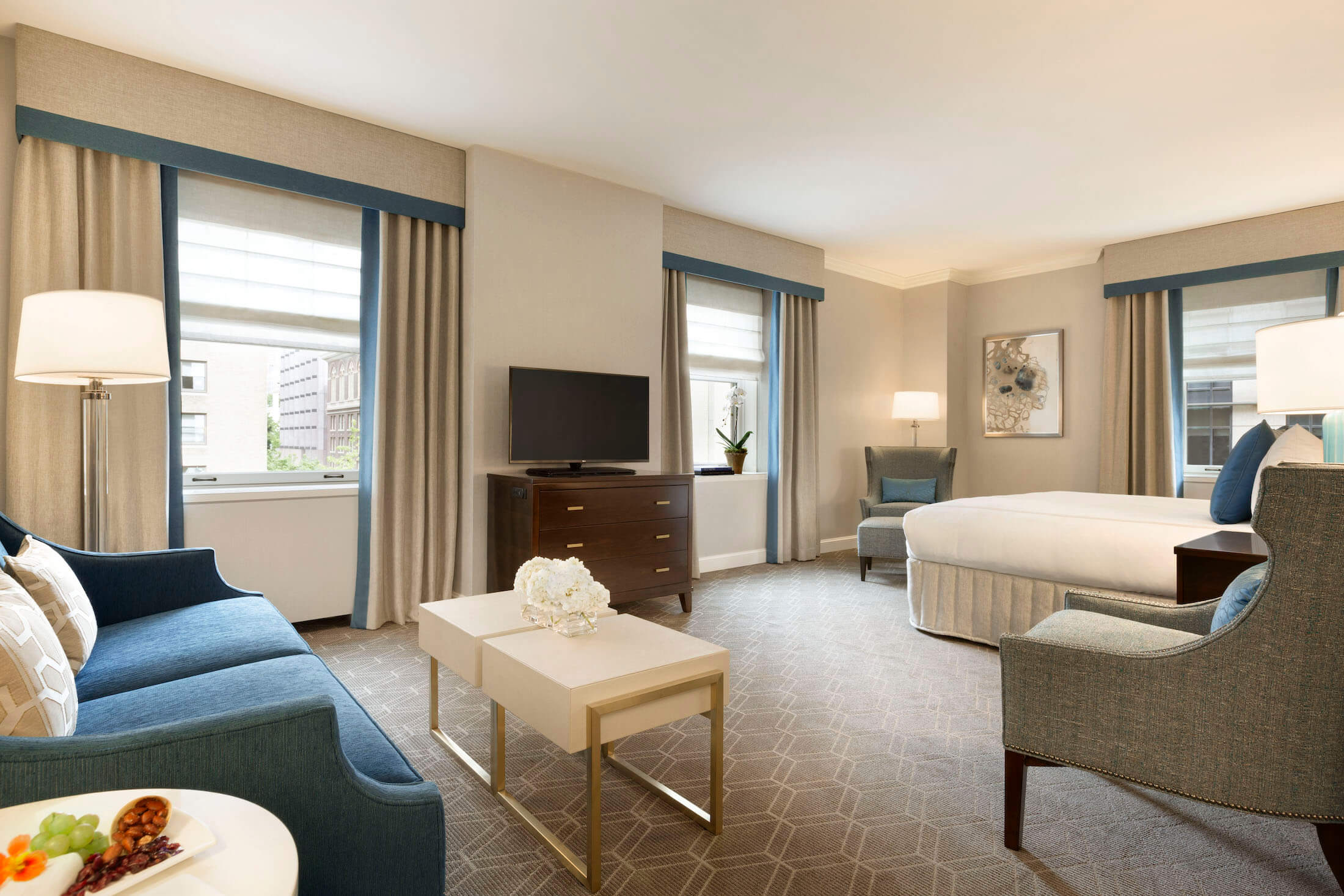 Signature View One Bedroom Suite King - Fairmont Olympic