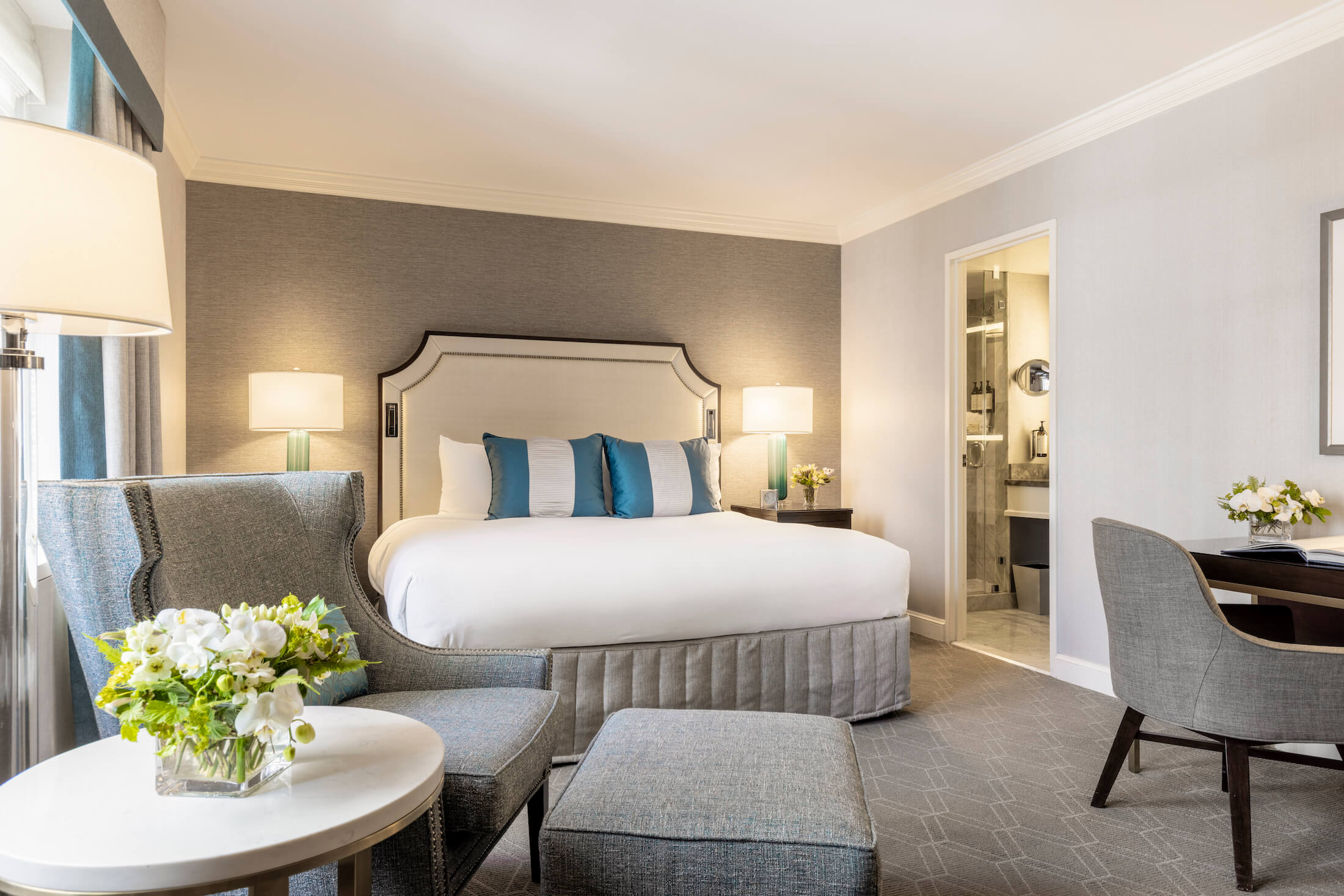 Deluxe Room 1 King 4