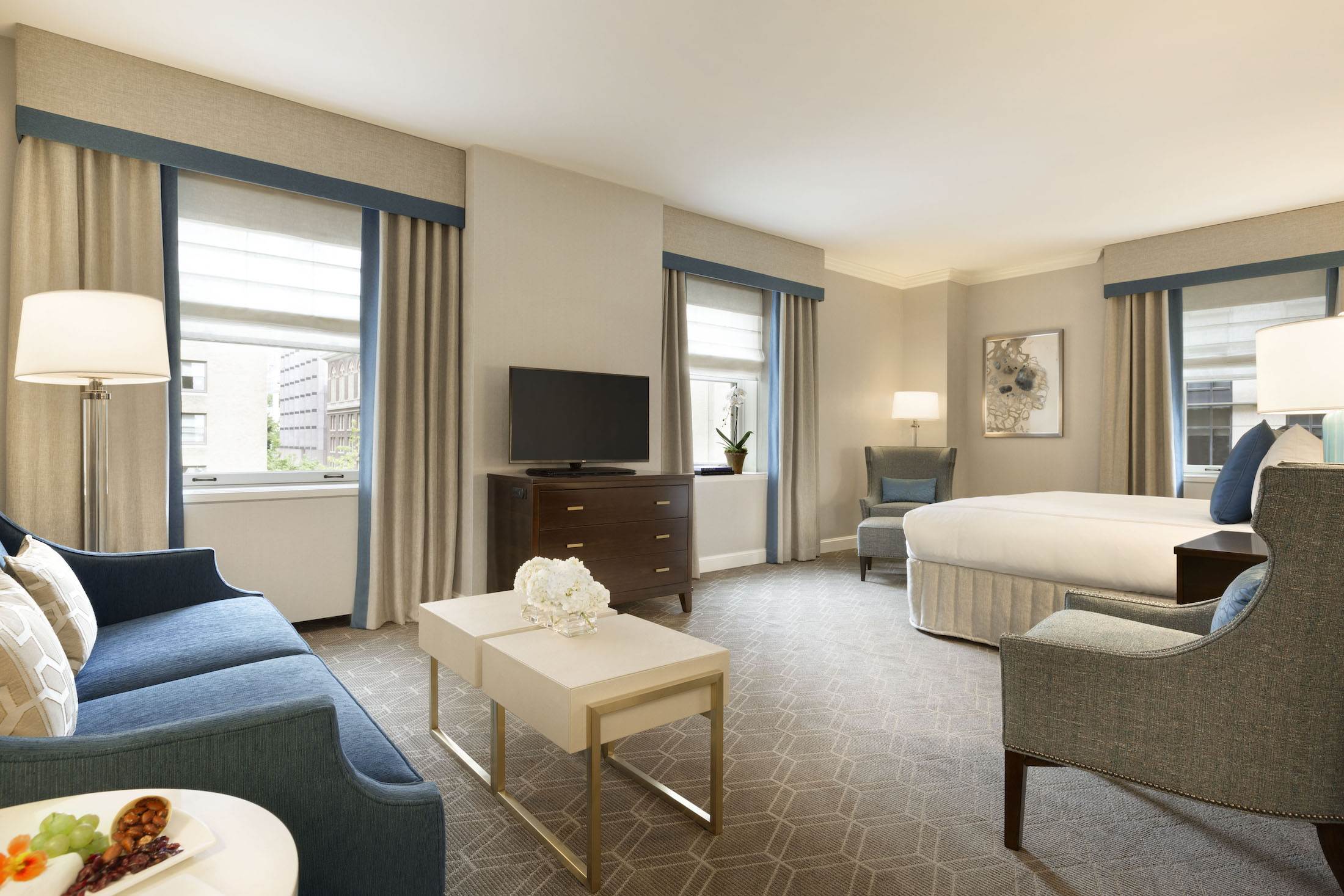 Grand One Bedroom Suite 1 King 2