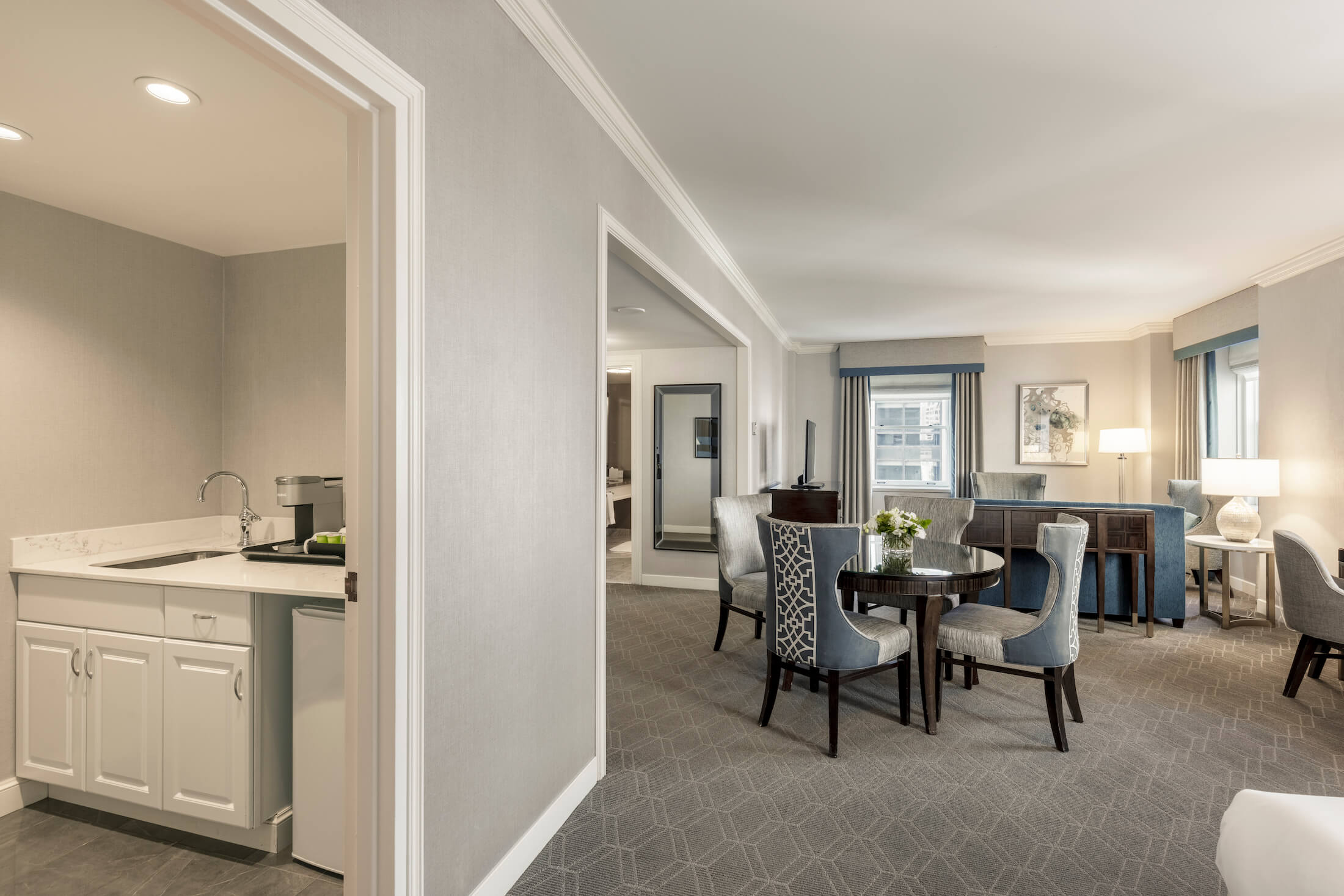 Grand One Bedroom Suite 1 King 6