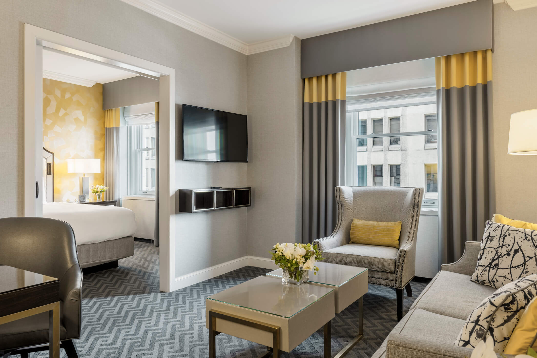 Signature Junior Suite 1 King 4